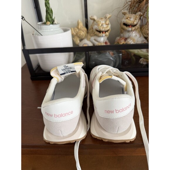 NEW BALANCE 237 size 8.5 US, Trainers White And Pastel Pink Sneaker NEW IN BOX - Picture 3 of 13